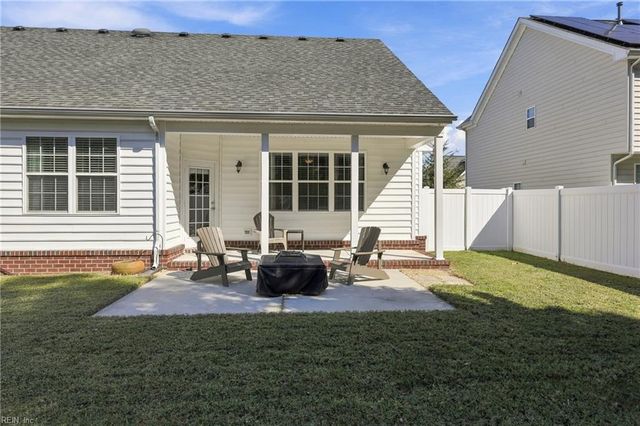 525 Hanbury RD W, Chesapeake, VA 23322