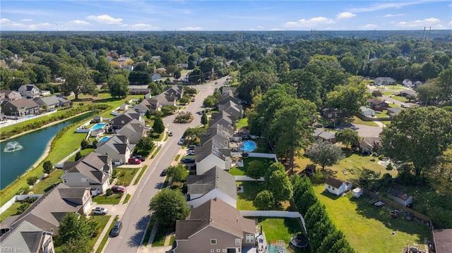 525 Hanbury RD W, Chesapeake, VA 23322