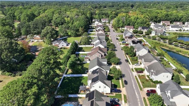 525 Hanbury RD W, Chesapeake, VA 23322