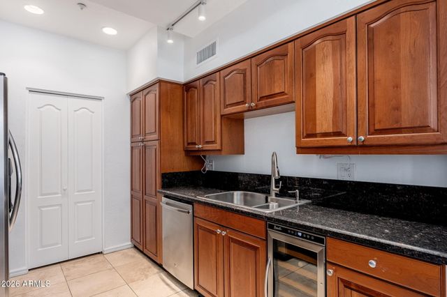 25555 N WINDY WALK Drive 11, Scottsdale, AZ 85255