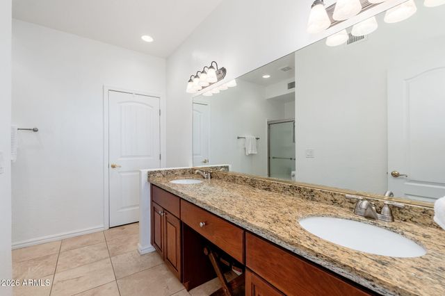 25555 N WINDY WALK Drive 11, Scottsdale, AZ 85255