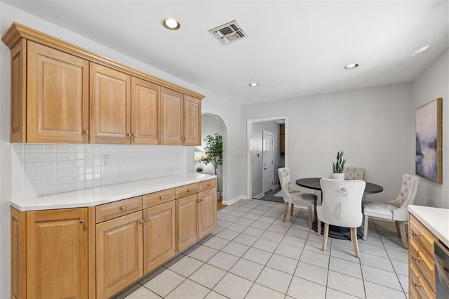 308 LIVE OAK AVENUE, Temple Terrace, FL 33617