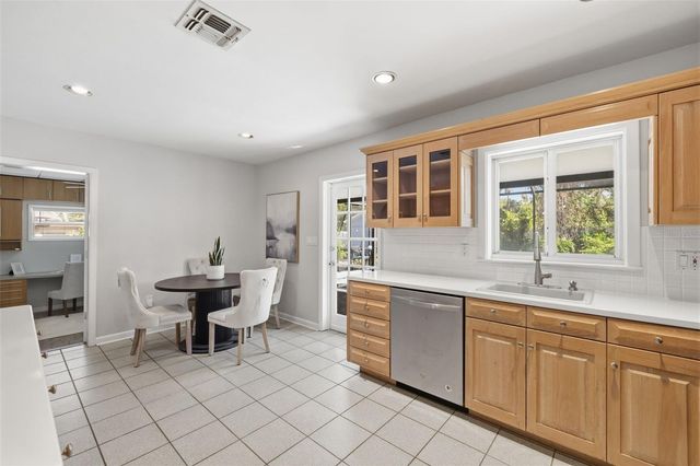 308 LIVE OAK AVENUE, Temple Terrace, FL 33617