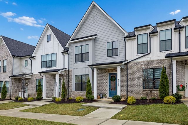 2705 Bramblewood Ln, Thompsons Station, TN 37179