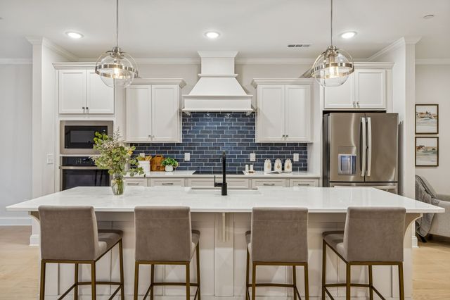 2705 Bramblewood Ln, Thompsons Station, TN 37179