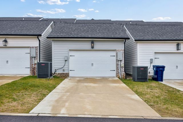 2705 Bramblewood Ln, Thompsons Station, TN 37179