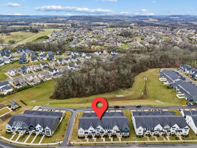 2705 Bramblewood Ln, Thompsons Station, TN 37179