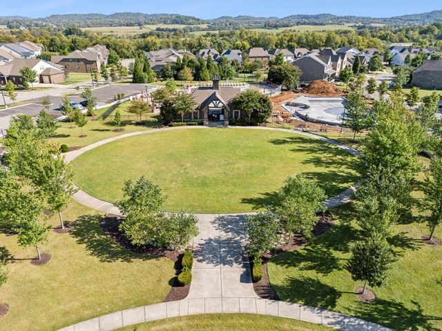 2705 Bramblewood Ln, Thompsons Station, TN 37179