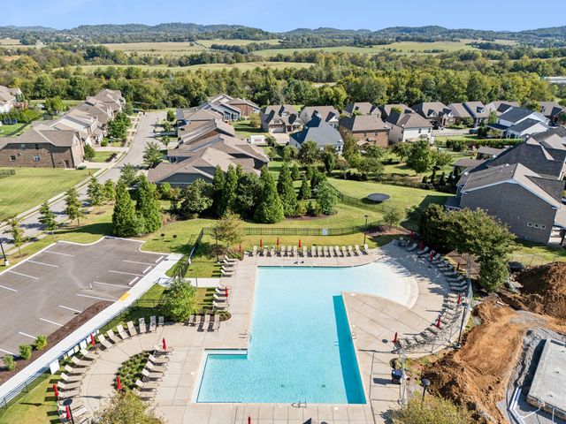 2705 Bramblewood Ln, Thompsons Station, TN 37179