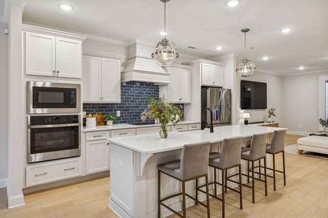 2705 Bramblewood Ln, Thompsons Station, TN 37179