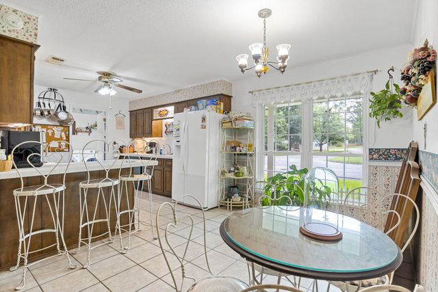 1002 S Lide Avenue, Mt Pleasant, TX 75455