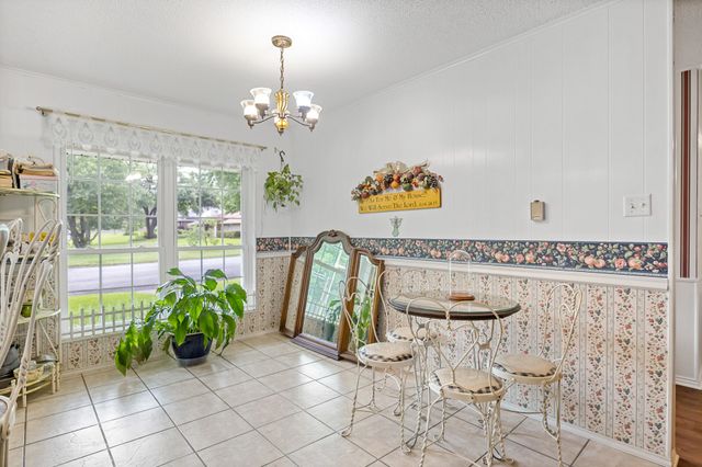 1002 S Lide Avenue, Mt Pleasant, TX 75455