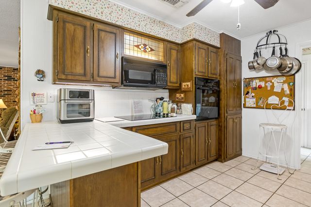 1002 S Lide Avenue, Mt Pleasant, TX 75455