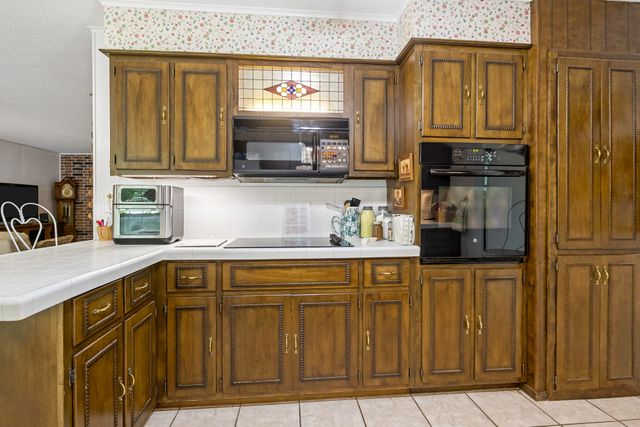 1002 S Lide Avenue, Mt Pleasant, TX 75455