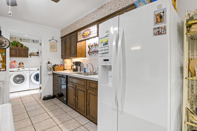 1002 S Lide Avenue, Mt Pleasant, TX 75455