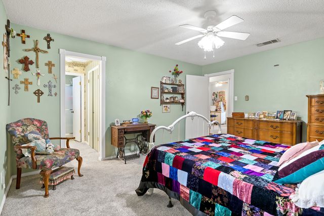 1002 S Lide Avenue, Mt Pleasant, TX 75455