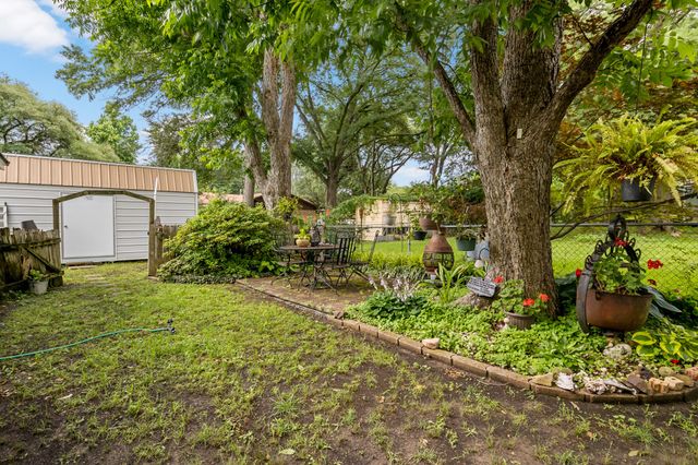 1002 S Lide Avenue, Mt Pleasant, TX 75455