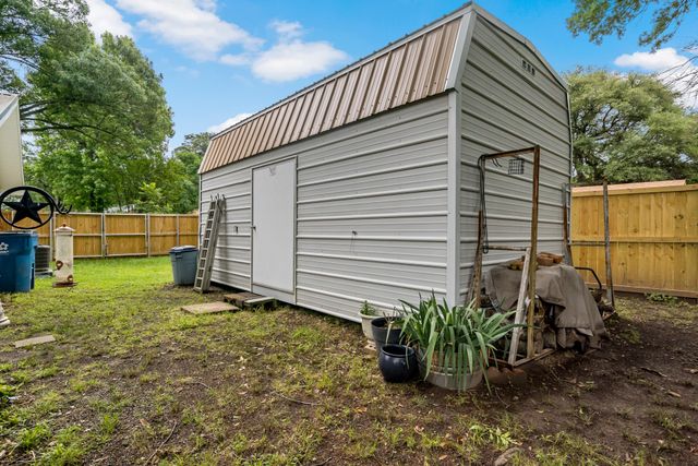 1002 S Lide Avenue, Mt Pleasant, TX 75455