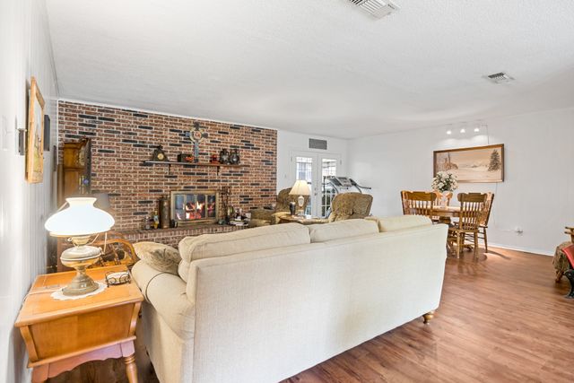 1002 S Lide Avenue, Mt Pleasant, TX 75455