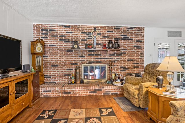 1002 S Lide Avenue, Mt Pleasant, TX 75455