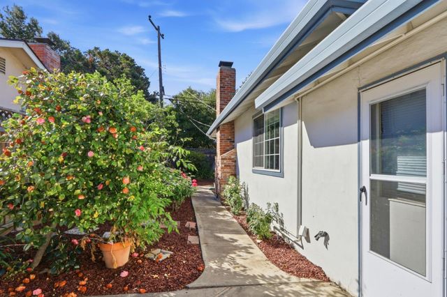 696 Giannini Drive, Santa Clara, CA 95051