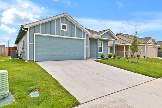 11822 Gammon Avenue, Rhome, TX 76078