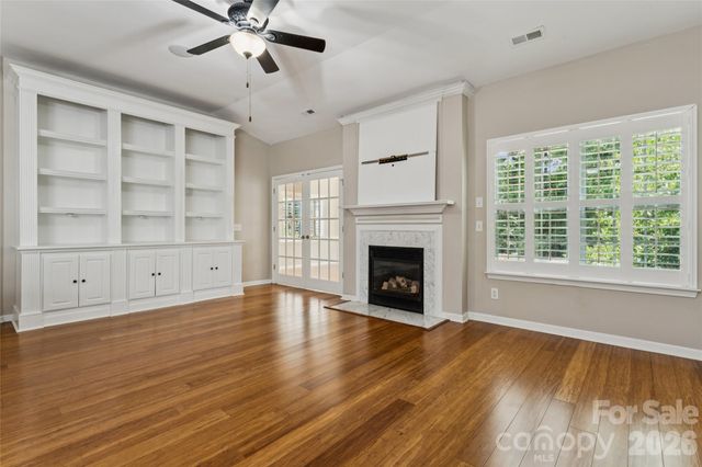 10906 Chamberlain Hall Court, Charlotte, NC 28277