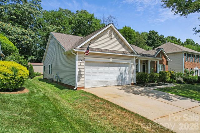 10906 Chamberlain Hall Court, Charlotte, NC 28277