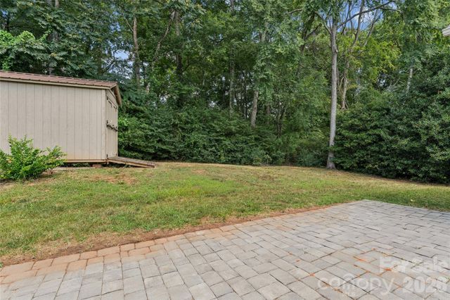 10906 Chamberlain Hall Court, Charlotte, NC 28277