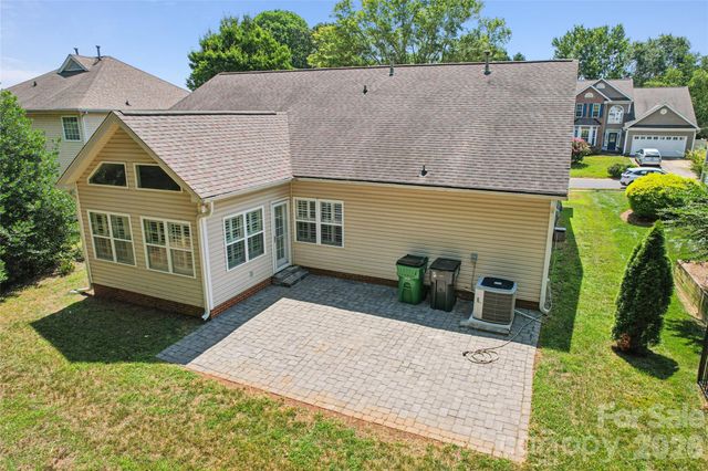 10906 Chamberlain Hall Court, Charlotte, NC 28277