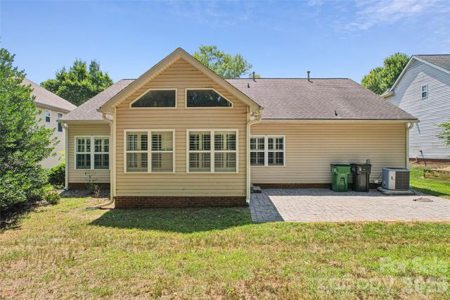 10906 Chamberlain Hall Court, Charlotte, NC 28277