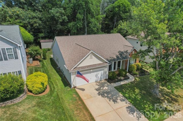 10906 Chamberlain Hall Court, Charlotte, NC 28277