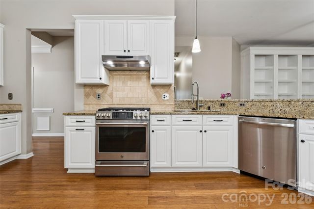 10906 Chamberlain Hall Court, Charlotte, NC 28277