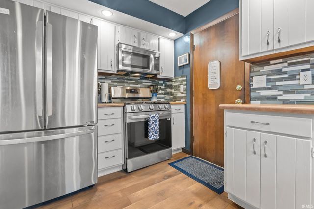 21877 Shady Hollow Lane, South Bend, IN 46628