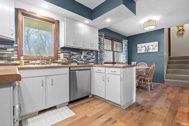 21877 Shady Hollow Lane, South Bend, IN 46628