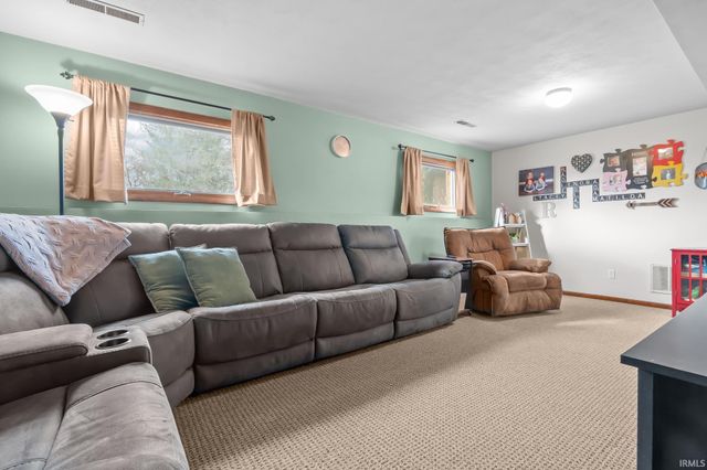 21877 Shady Hollow Lane, South Bend, IN 46628