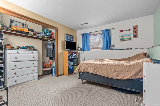 21877 Shady Hollow Lane, South Bend, IN 46628