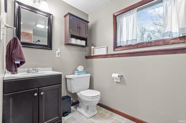 21877 Shady Hollow Lane, South Bend, IN 46628