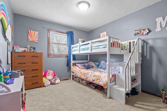 21877 Shady Hollow Lane, South Bend, IN 46628