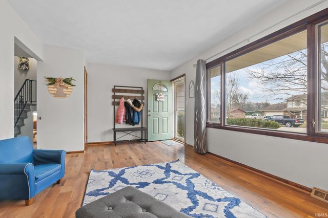 21877 Shady Hollow Lane, South Bend, IN 46628