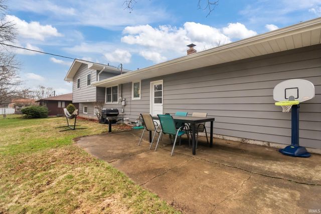 21877 Shady Hollow Lane, South Bend, IN 46628