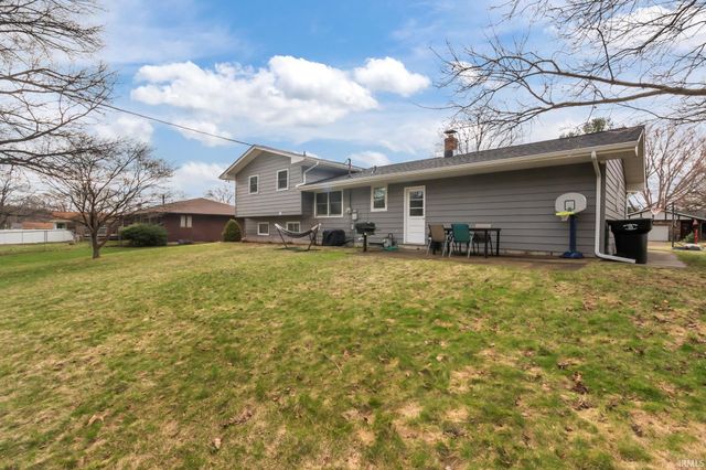 21877 Shady Hollow Lane, South Bend, IN 46628