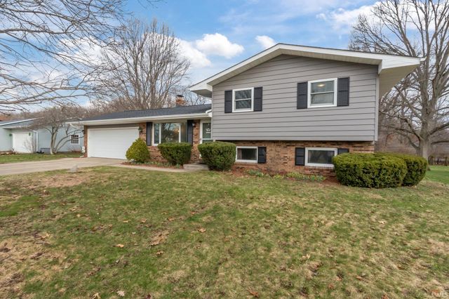 21877 Shady Hollow Lane, South Bend, IN 46628