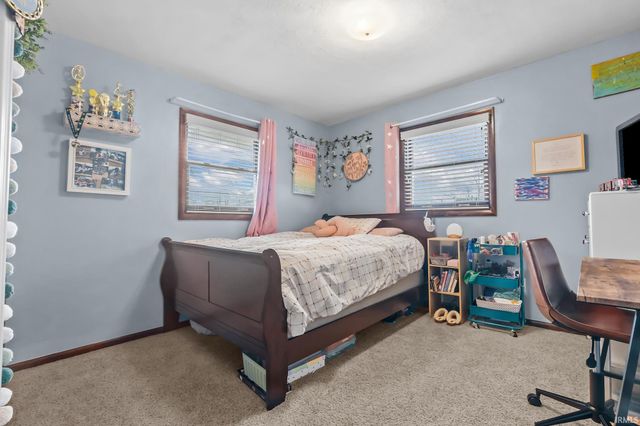 21877 Shady Hollow Lane, South Bend, IN 46628