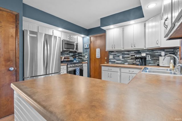 21877 Shady Hollow Lane, South Bend, IN 46628