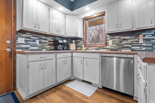 21877 Shady Hollow Lane, South Bend, IN 46628