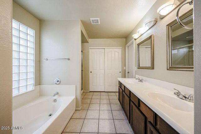 18615 N 30TH Place, Phoenix, AZ 85050