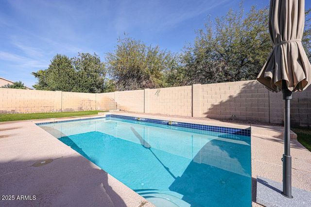 18615 N 30TH Place, Phoenix, AZ 85050