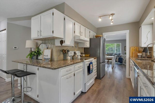 50 Ridge Pl, Depoe Bay, OR 97341