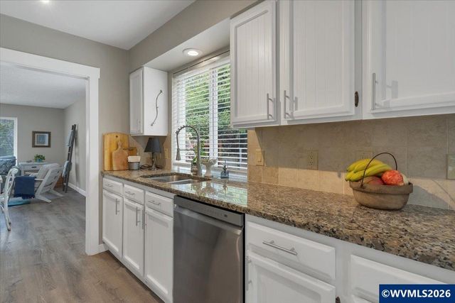 50 Ridge Pl, Depoe Bay, OR 97341